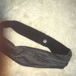Lululemon reversible headband🍋